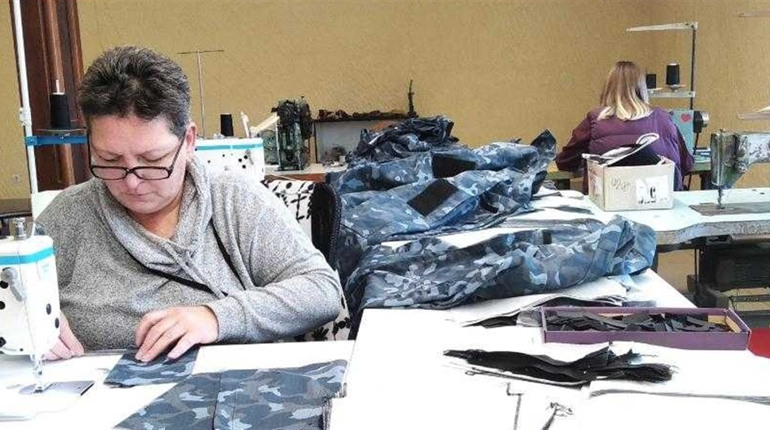 ТОВ «Чернігівский текстиль», яке релокувалося на Червоноградщину, шиє одяг для військових