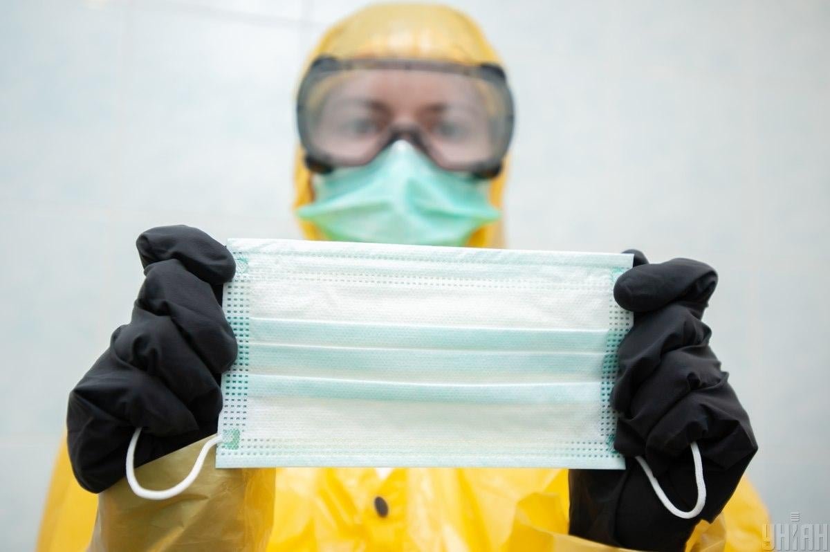 У Бродах після атаки – дим та різкий запах: школи закрили, людей просять сидіти вдома